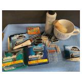 Shaving lot with razor blades