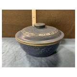 Crock bowl with lid
