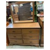 Dresser 6 drawers mirror matches lot 214