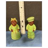 Vintage black Americana ceramic salt/pepper