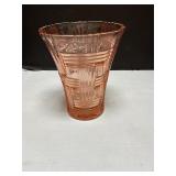 Pink depression glass vase 7ï¿½ tall