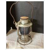 Dietz vesta railroad lantern