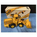 CAT Wheel Loader Scale 1:50 toy in box