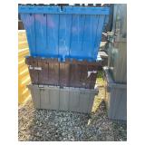 3 plastic Totes
