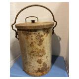Vintage metal can w/lid