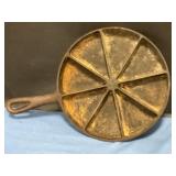 Cast Iron cornbread Skillet 9'