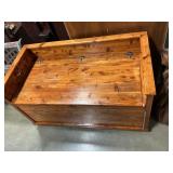Large nice Cedar Chest / Bench 47' x 25' Deep