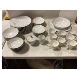Premier Fine China 8pc place setting Wheat Pattern