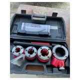 Five piece ratcheting pipe threader set