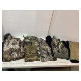 Menï¿½s Hunting Apparel size medium / Lg