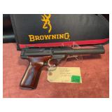 Browning Buck Mark Pis. 22LR new in soft case