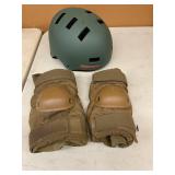 Knee pads / Helmet size med