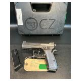 CZ Shadow 2 Pistol 9mm 2magazines & case