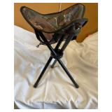Fold up hunting seat