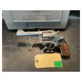 Ruger SP101 Rev. 22LR with Case