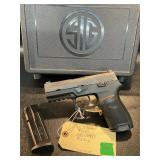 Sig Sauer P320 Pis.9mm 2mags & Case