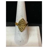 Costume ring/gold plated ï¿½ size 8