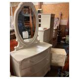 Dresser W/mirror&3drawers& side table