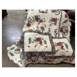 Full size bedspread with shams
