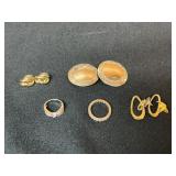 Costume rings & earrings
