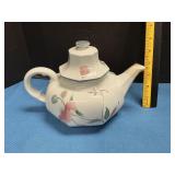 Mikasa ï¿½silk patternï¿½ teapot