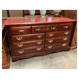 Broyhill Dresser with 7 drawers