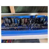 Socket organizer with sockets
