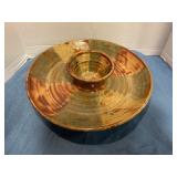 Pottery  12' serving dish