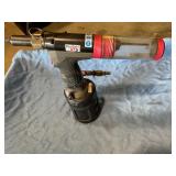 Hydraulic rivet tool