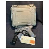 Walther P 99 pistol 9 mm red dot sight