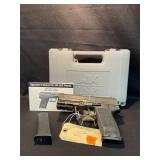Heckler & Koch USP40 pistol 40