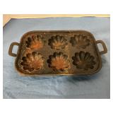 Cast iron muffin pan