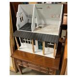 Doll house missing top