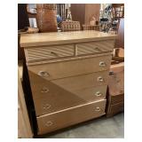 Mainline Hooker Chest matches 135