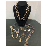 Jewelry 2 rings & Necklaces