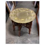 Folding coffee table