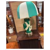 Golf bag table lamp with umbrella shade