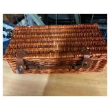Wicker box