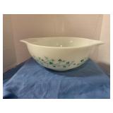 Pyrex 4 qt. Mixing bowl