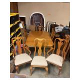 Heritage House Table w 6 chairs and 2 leafs
