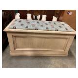 42"x20"x20" toy chest