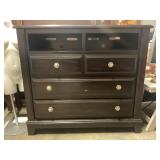 46"x42" dresser w/3 drawers