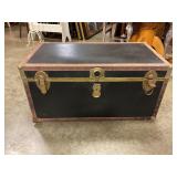 Vintage trunk 31"x17"x16"