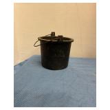 Small vintage metal pot w/handle
