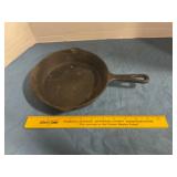 Cast iron skillet