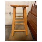 21' kitchen stool