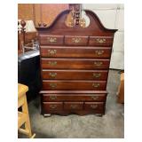 40'x18'x51' vintage dresser