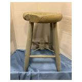 18' stool w/crack on the seat