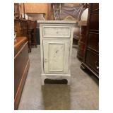 15'x11' nightstand 29' tall
