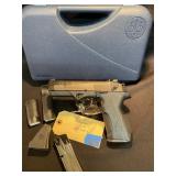 Beretta  Px4 Storm Pis 9x19 w/ case & 2magazines